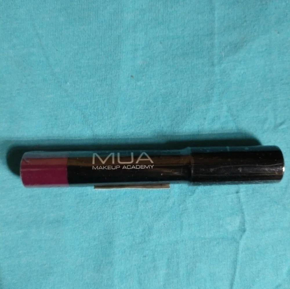 Mua lip color crayon 352 mauve